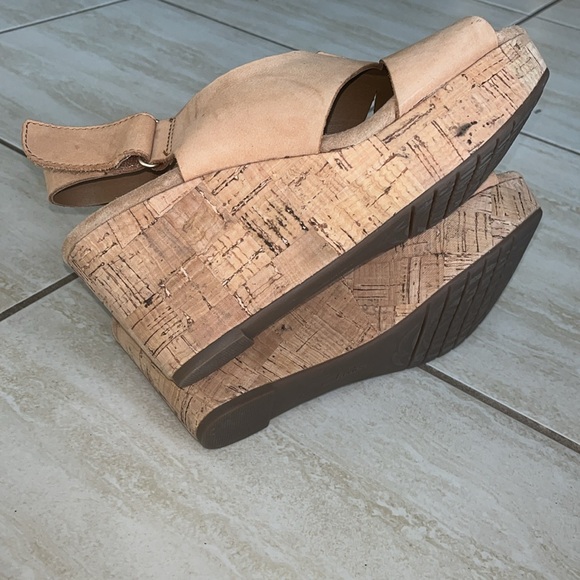 Clark’s Artisan Wedge Sandals 7.5 - Picture 9 of 10